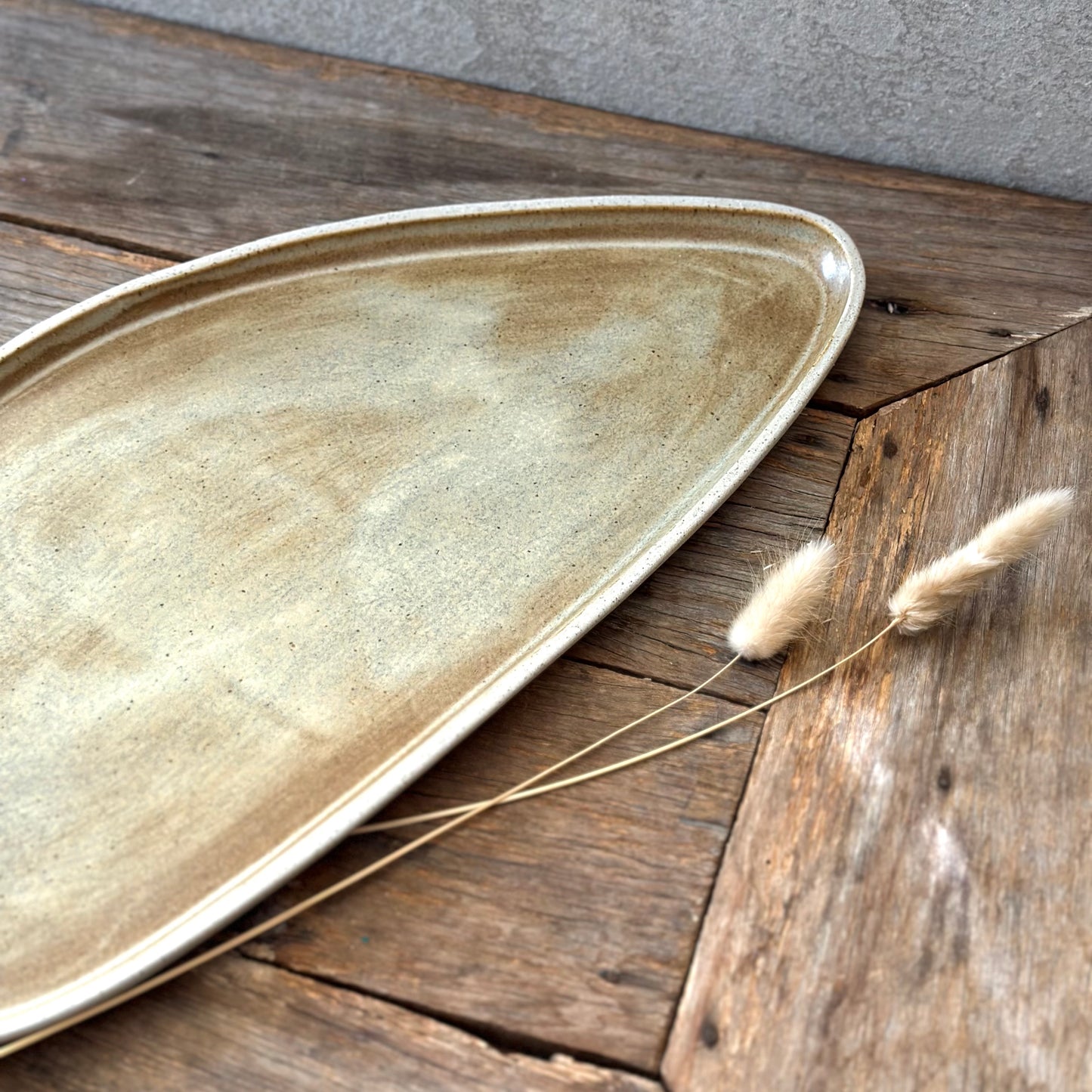 Alsace Serving Set – Elongated Ceramic Bowl & Tray in Sand