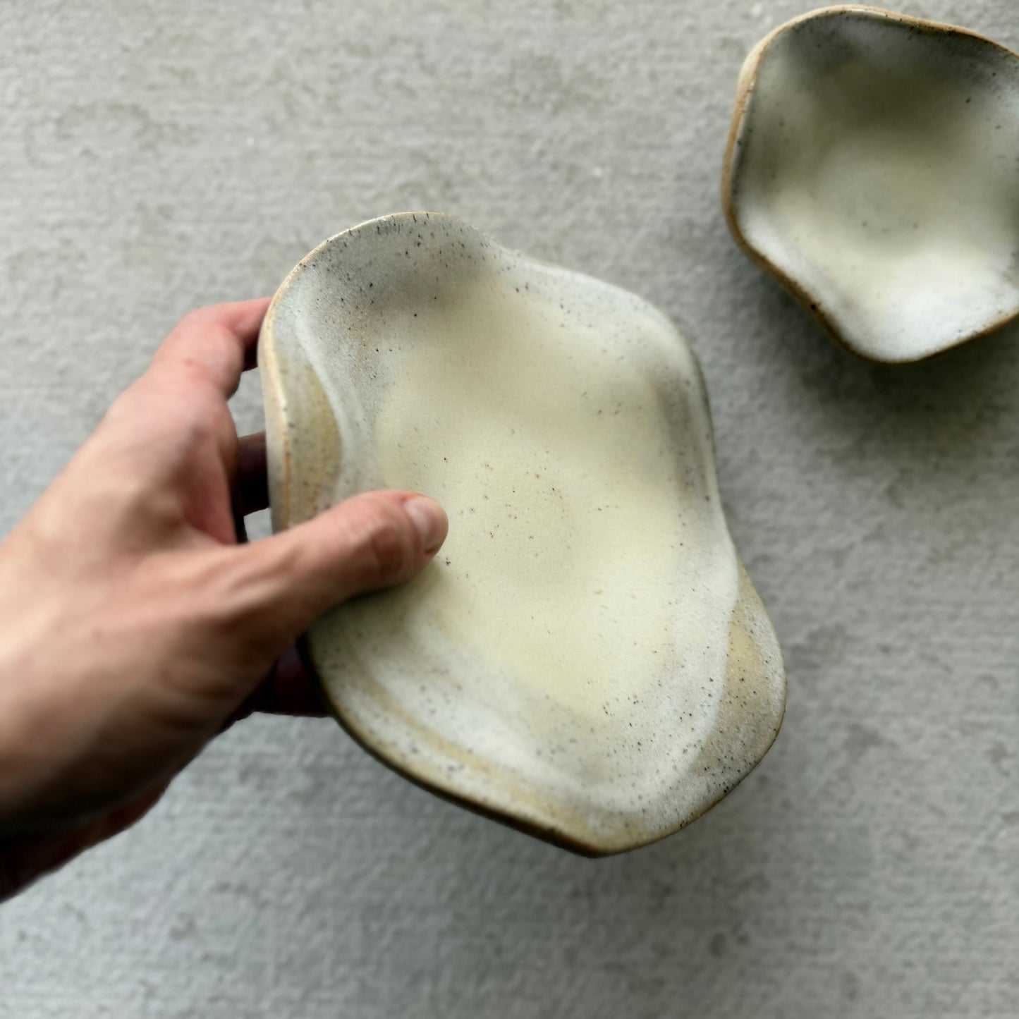 Wave Plate - White Shell