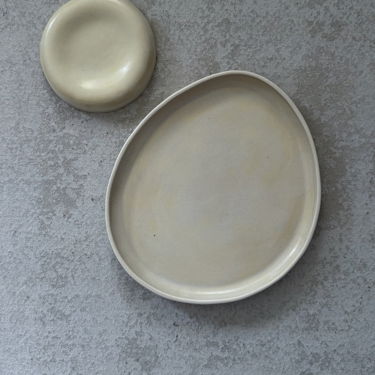 Organic Ceramic Plate — Large | White Shell