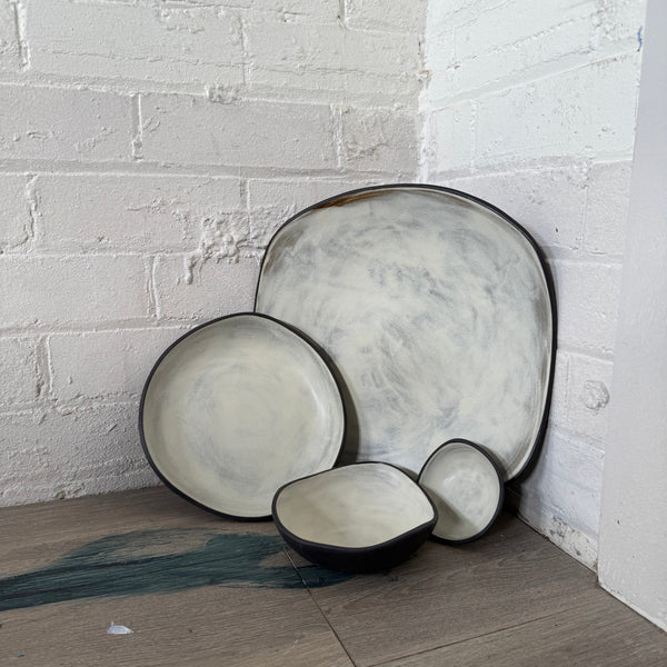 XL Bowl Black pebble · White Shell