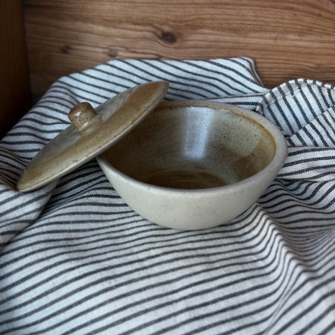Salt Pot · Sand