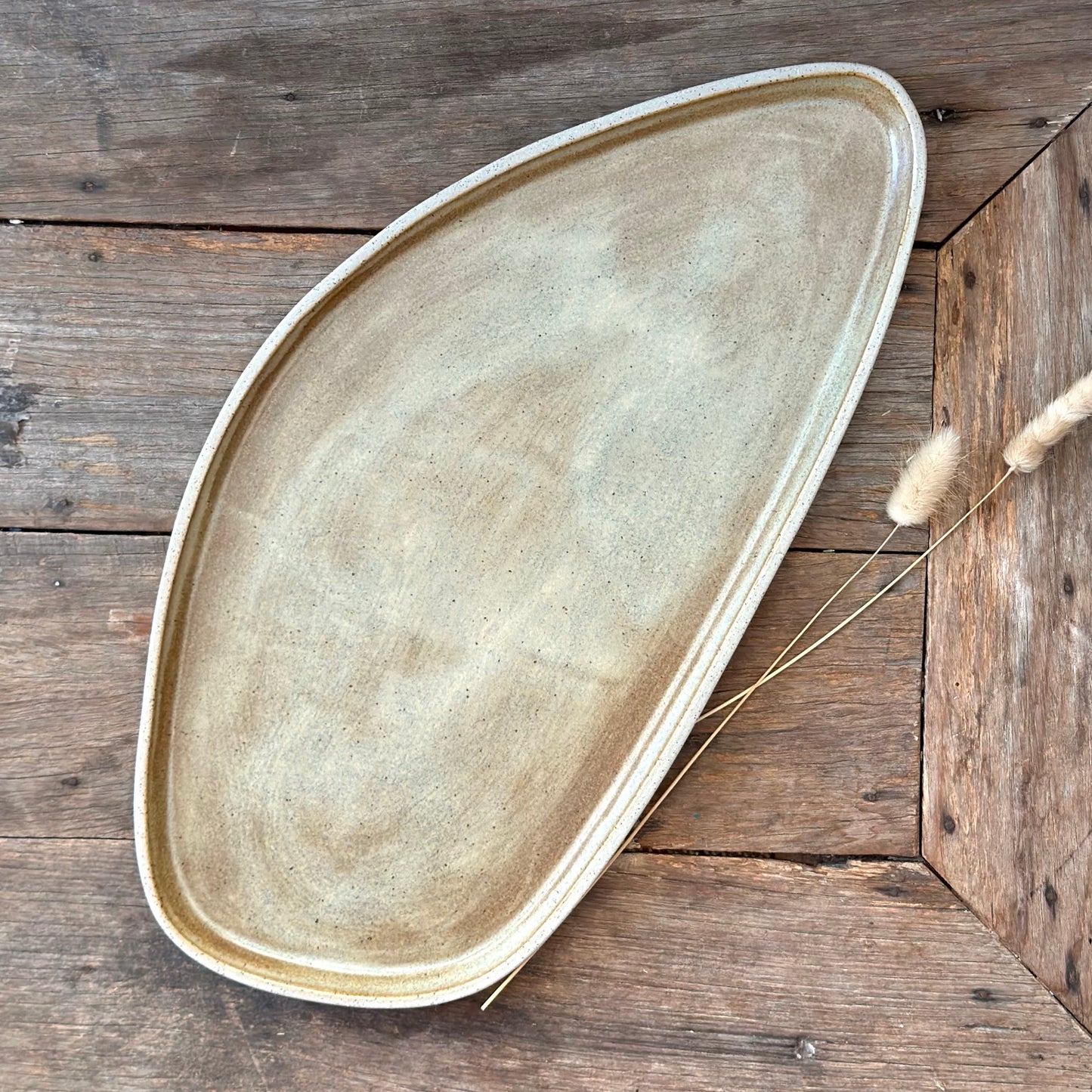 Alsace Serving Set – Elongated Ceramic Bowl & Tray in Sand