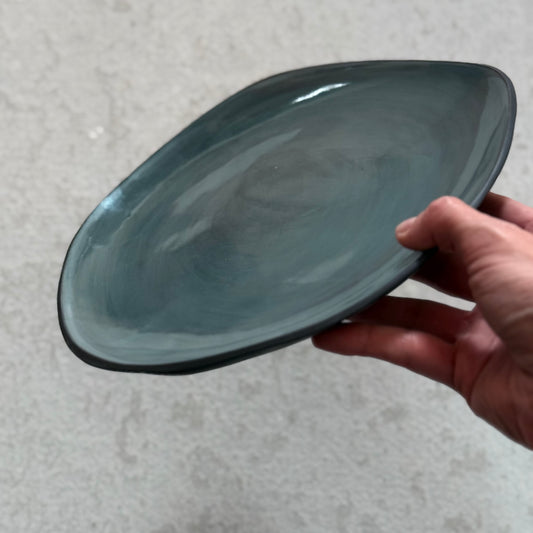 L Plate Black pebble · Surface Blue