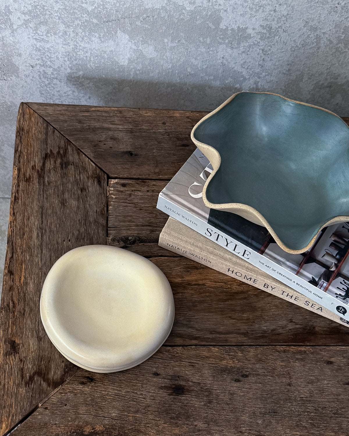 PEBBLE Plate — White Shell Small