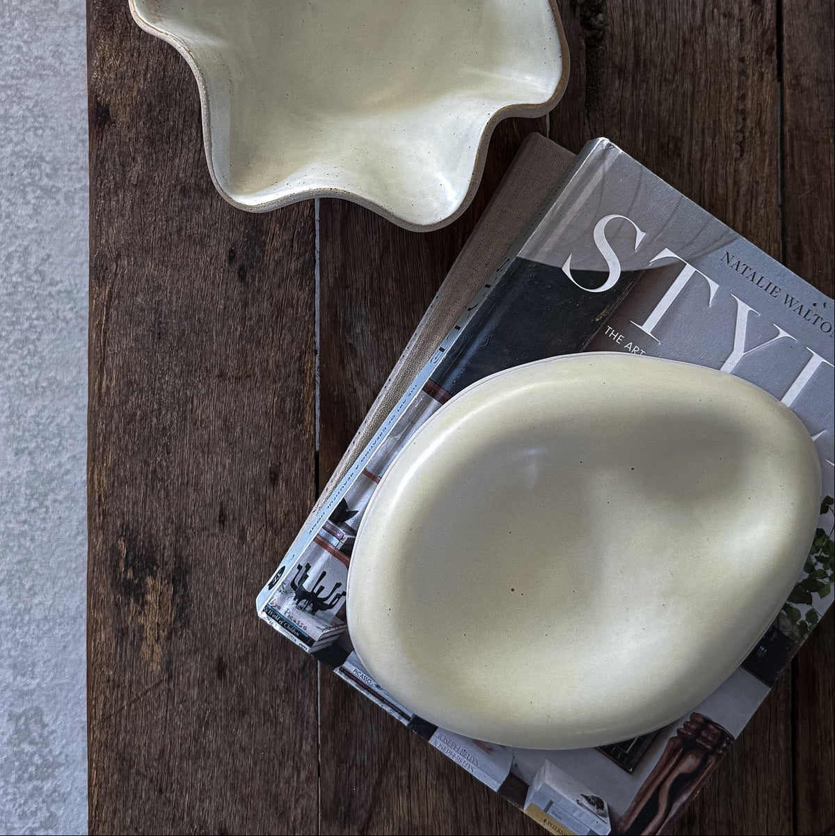 PEBBLE Plate — White Shell Large