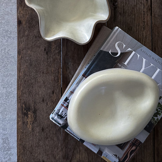 PEBBLE Plate — White Shell Large