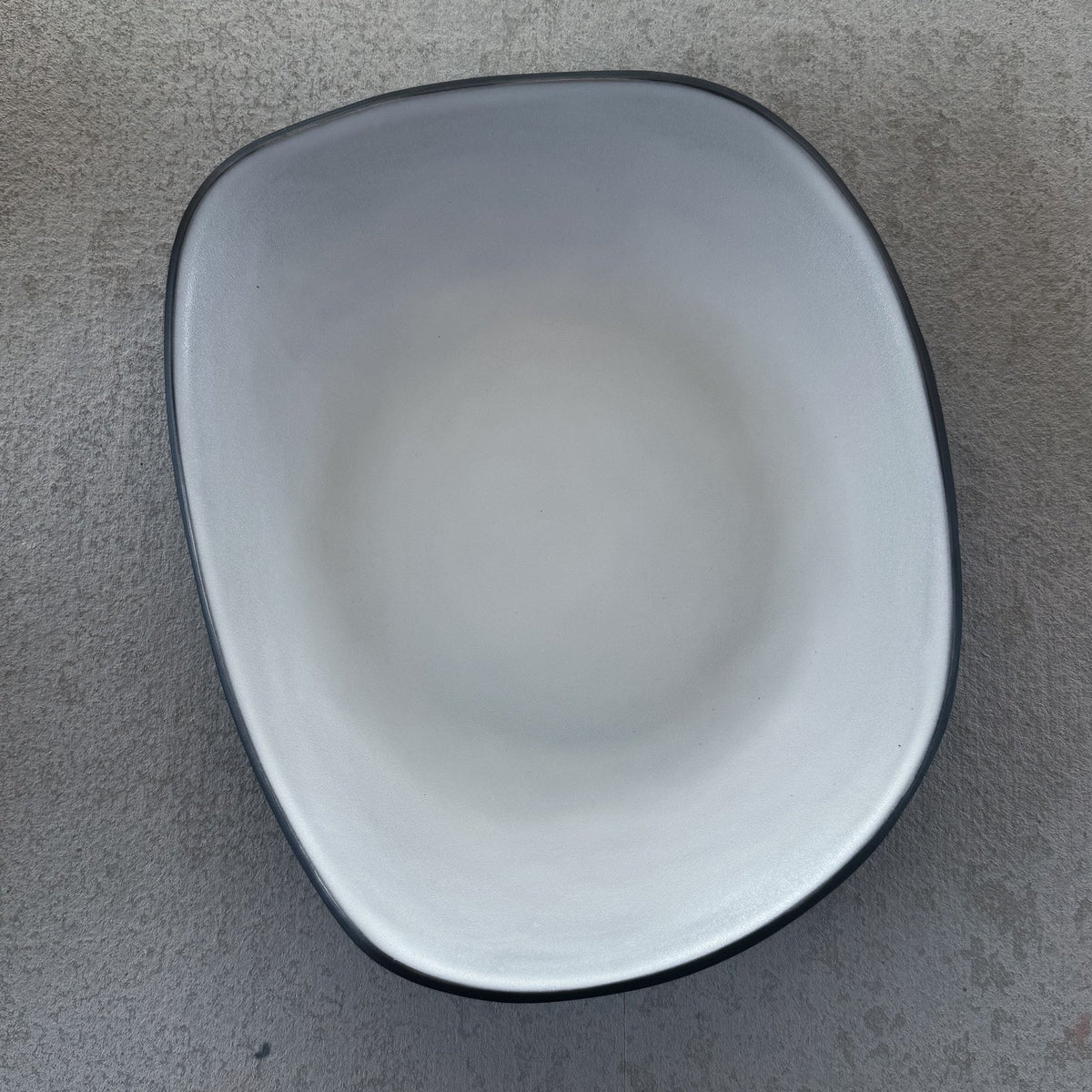 L Bowl Black pebble · Salt Foam