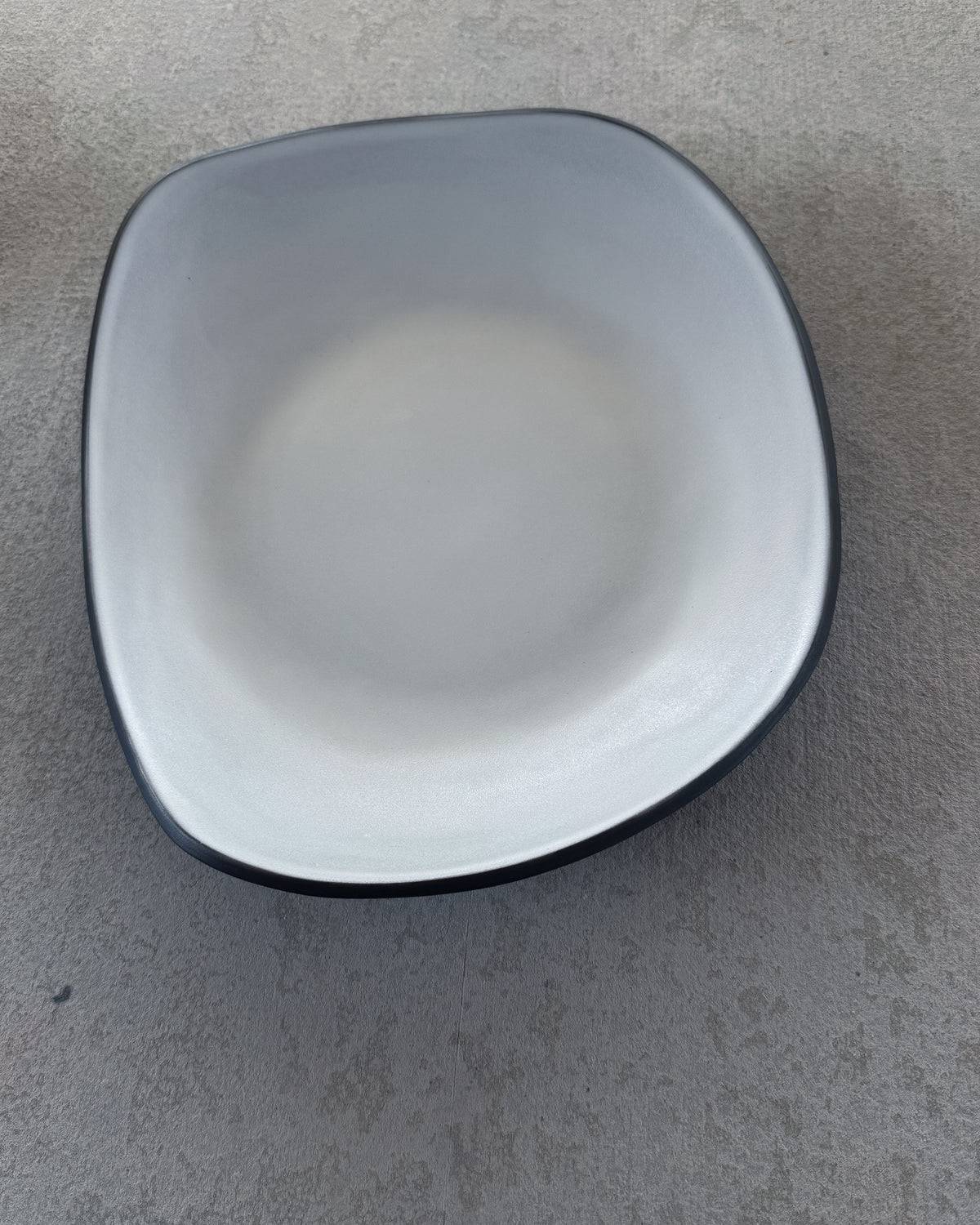 L Bowl Black pebble · Salt Foam