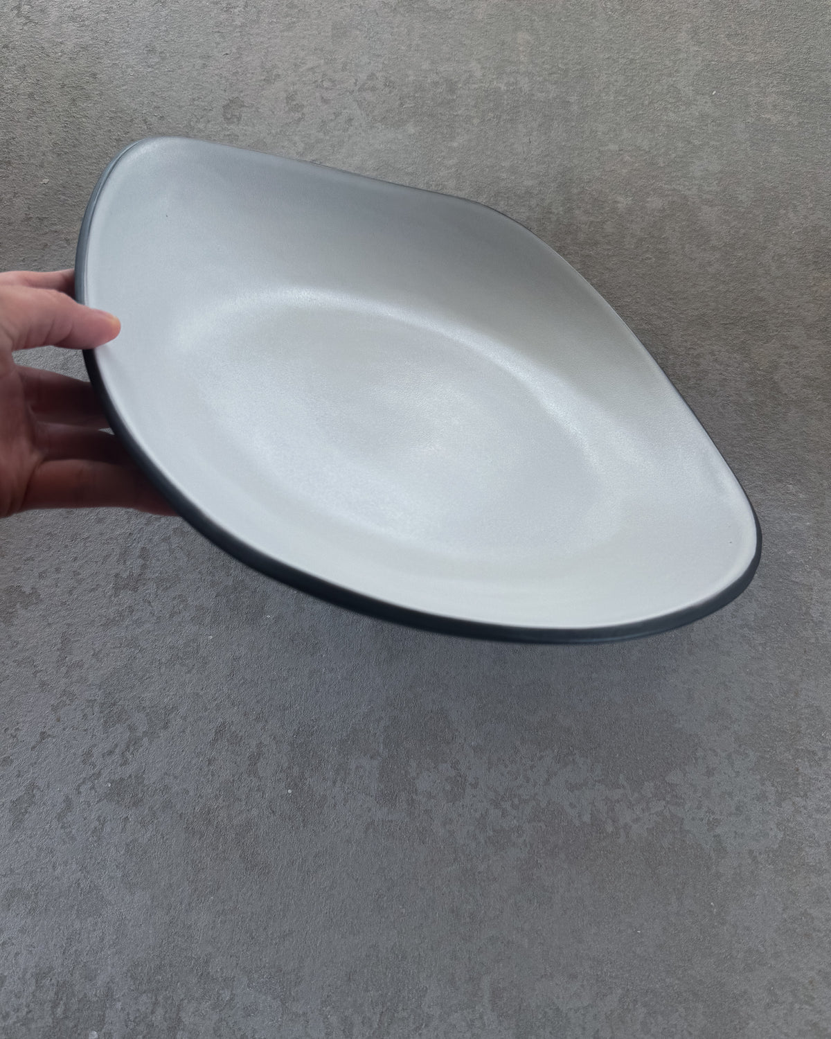 L Bowl Black pebble · Salt Foam
