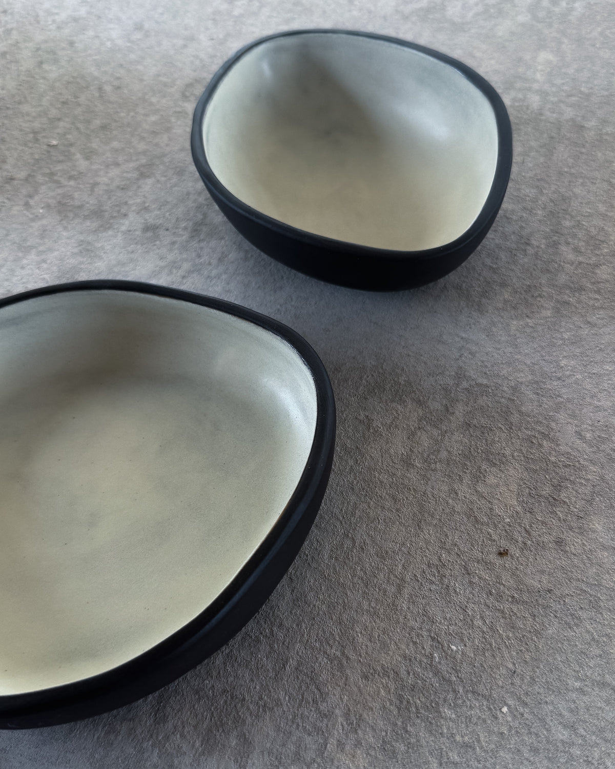 Organic Ceramic Bowl — Small | Black & White Shell