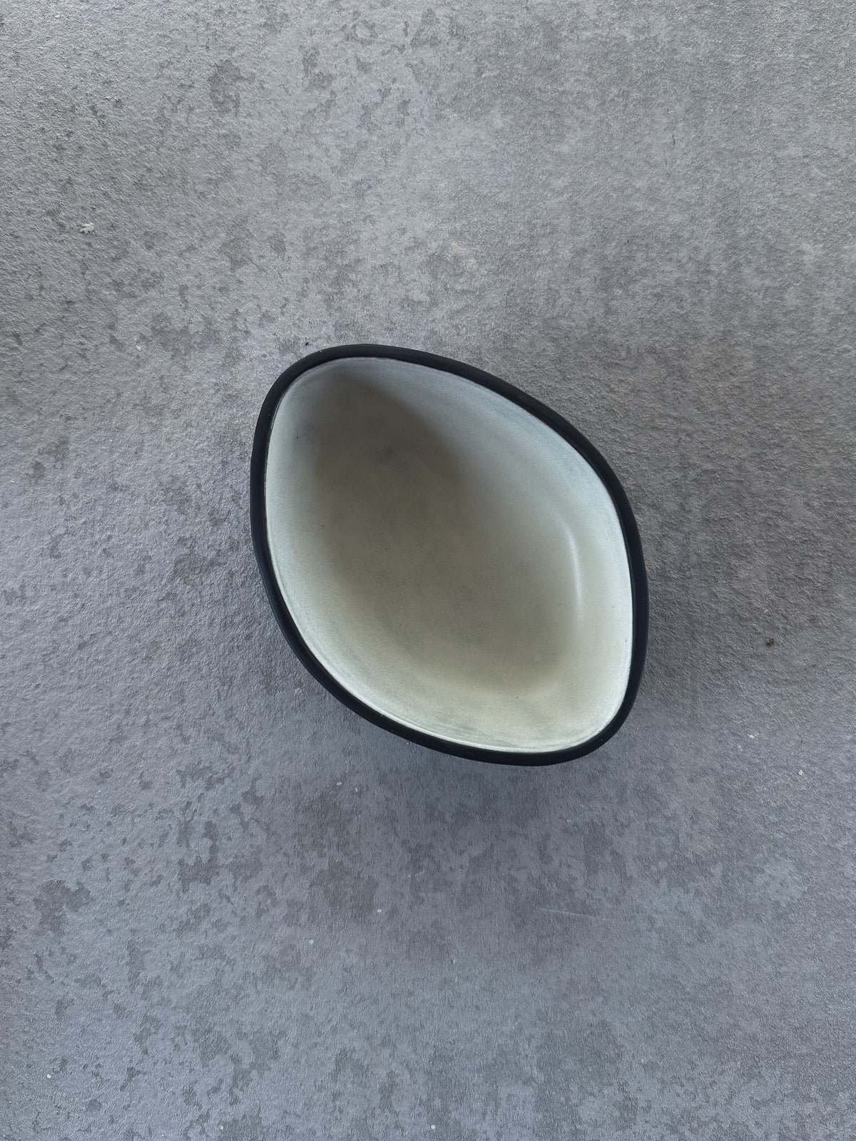 Organic Ceramic Bowl — Small | Black & White Shell