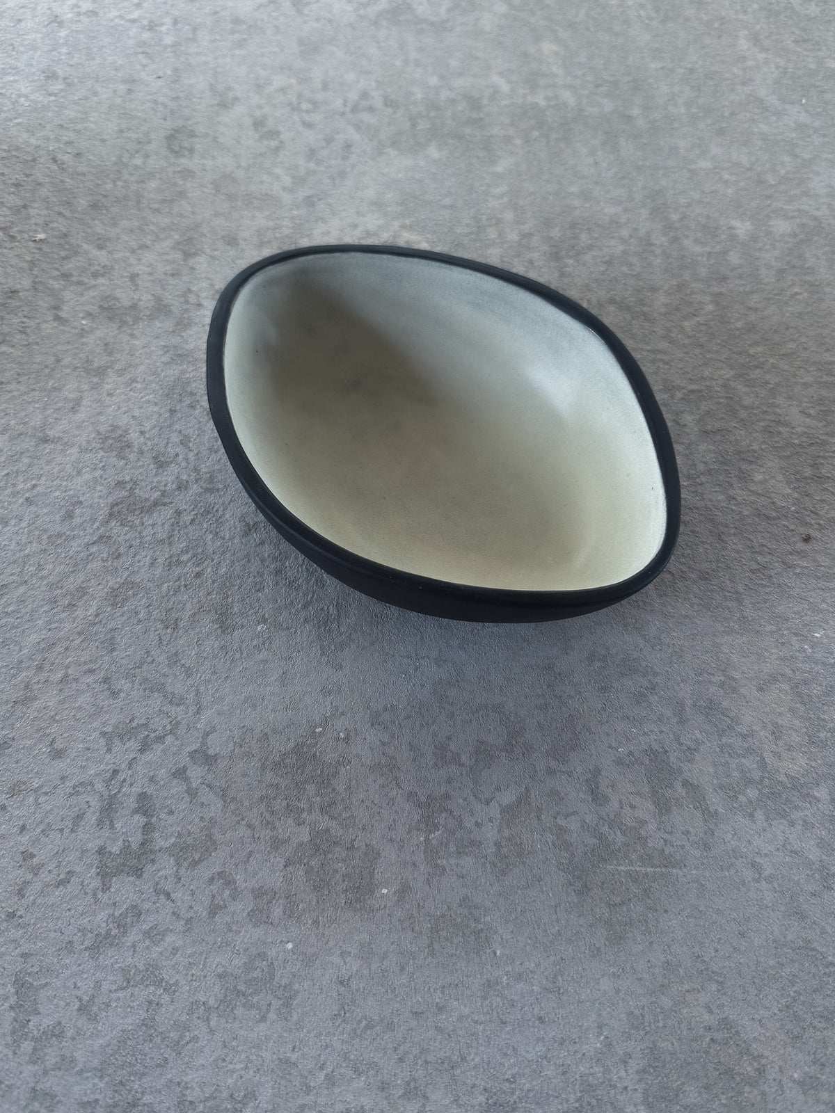 Organic Ceramic Bowl — Small | Black & White Shell