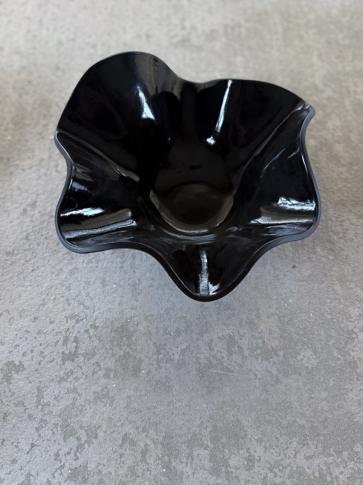 UNFOLD Handmade Ceramic Bowl — Black Large