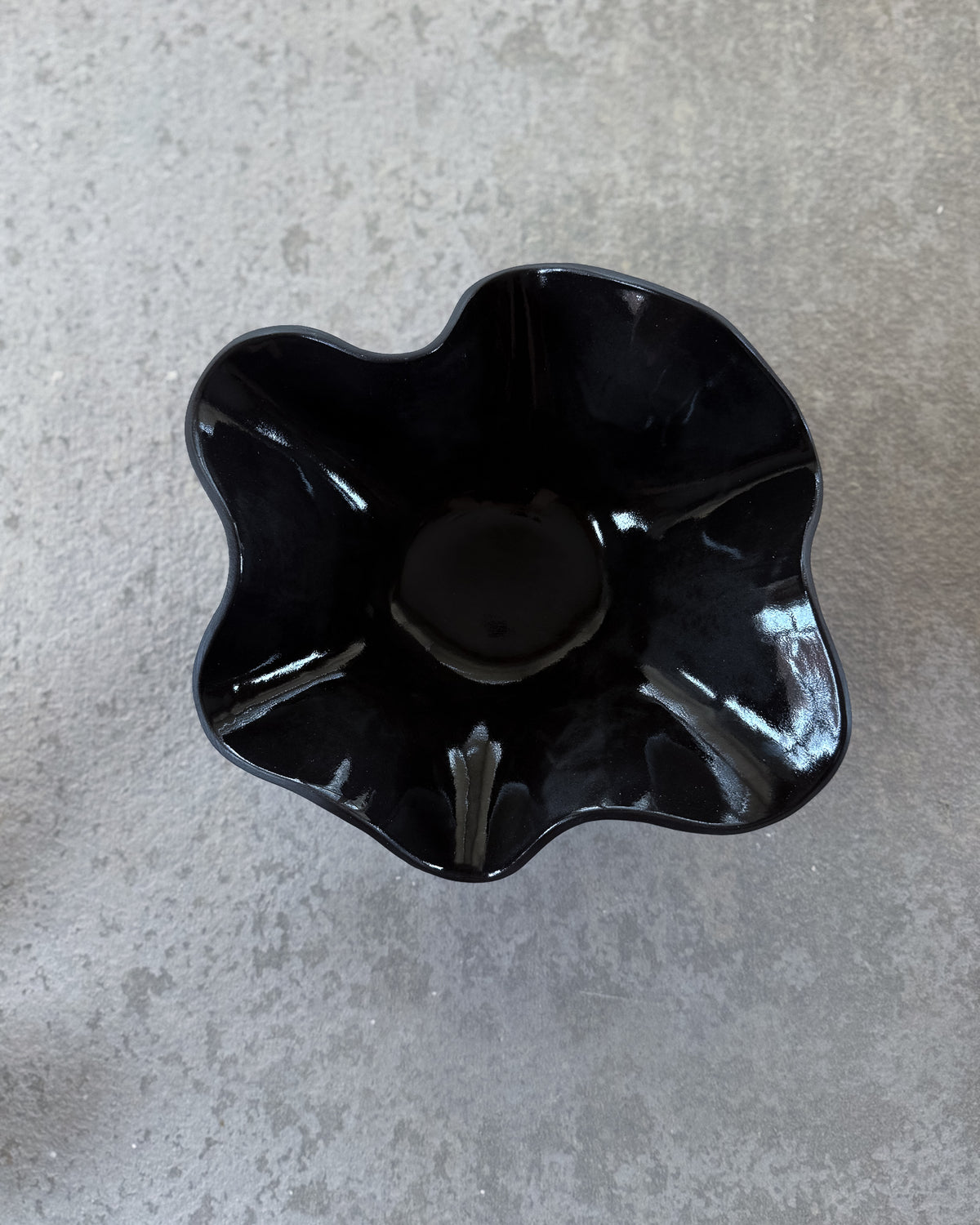 UNFOLD Handmade Ceramic Bowl — Black Large