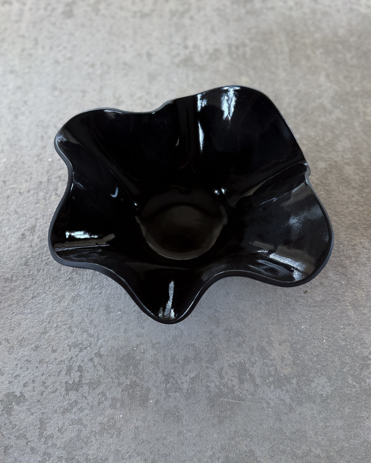 UNFOLD Handmade Ceramic Bowl — Black Large