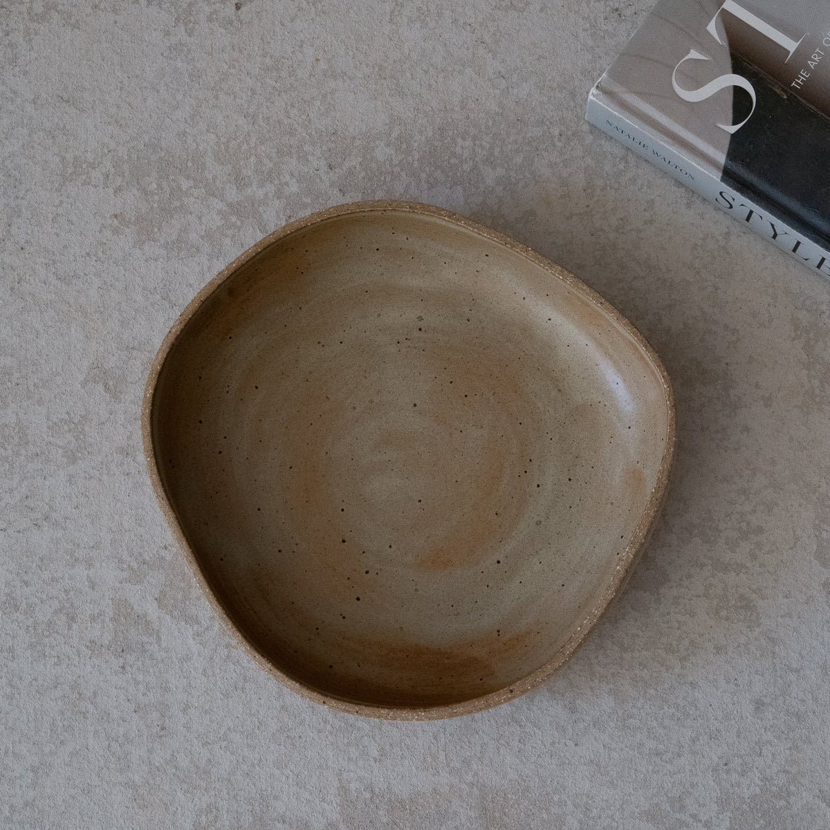 L Bowl Grey Pebble · Sand
