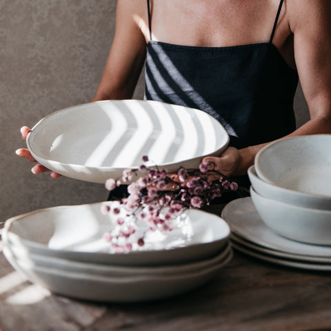 ORGANIC XL Serving Bowl · SPECKLED White